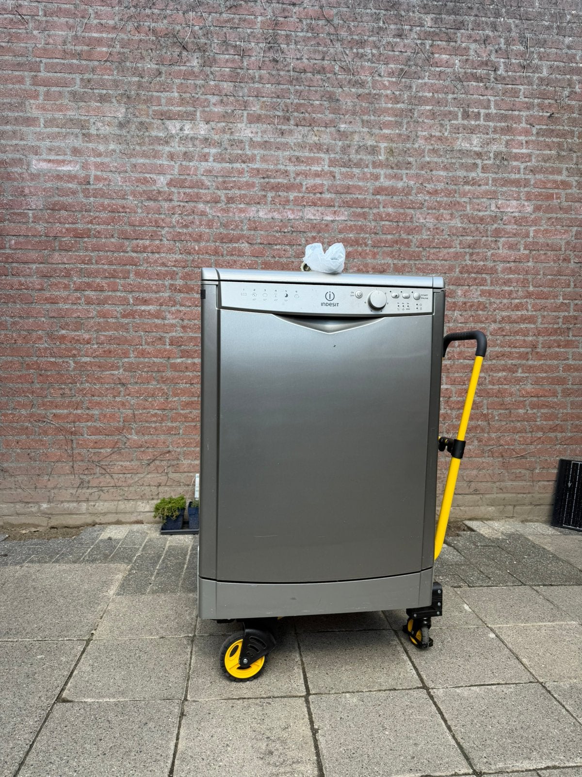 Goed werkende Indesit vrijstaande vaatwasser., Witgoed en Apparatuur, Ophalen, Gebruikt, Eco programma, 85 tot 90 cm