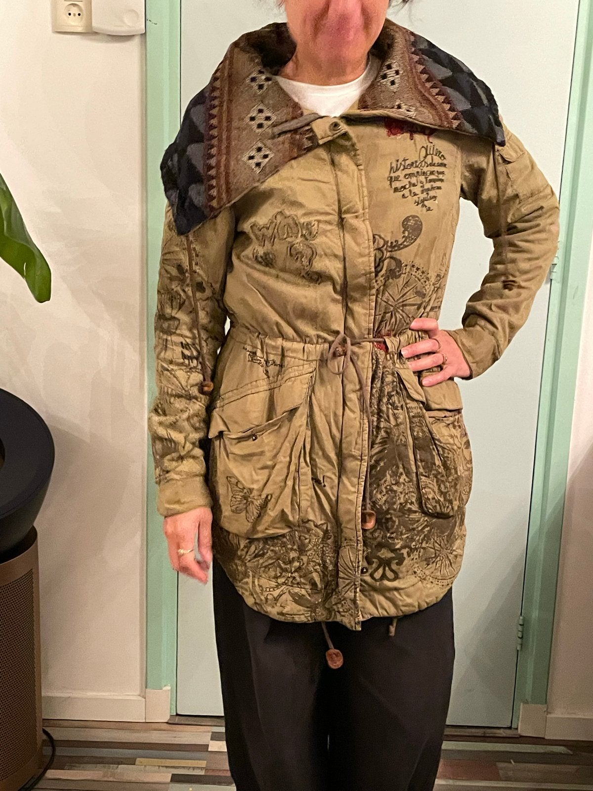 Desigual winterjas met unieke prints en warme kraag, Ophalen of Verzenden, Zo goed als nieuw, Maat 38/40 (M), Groen