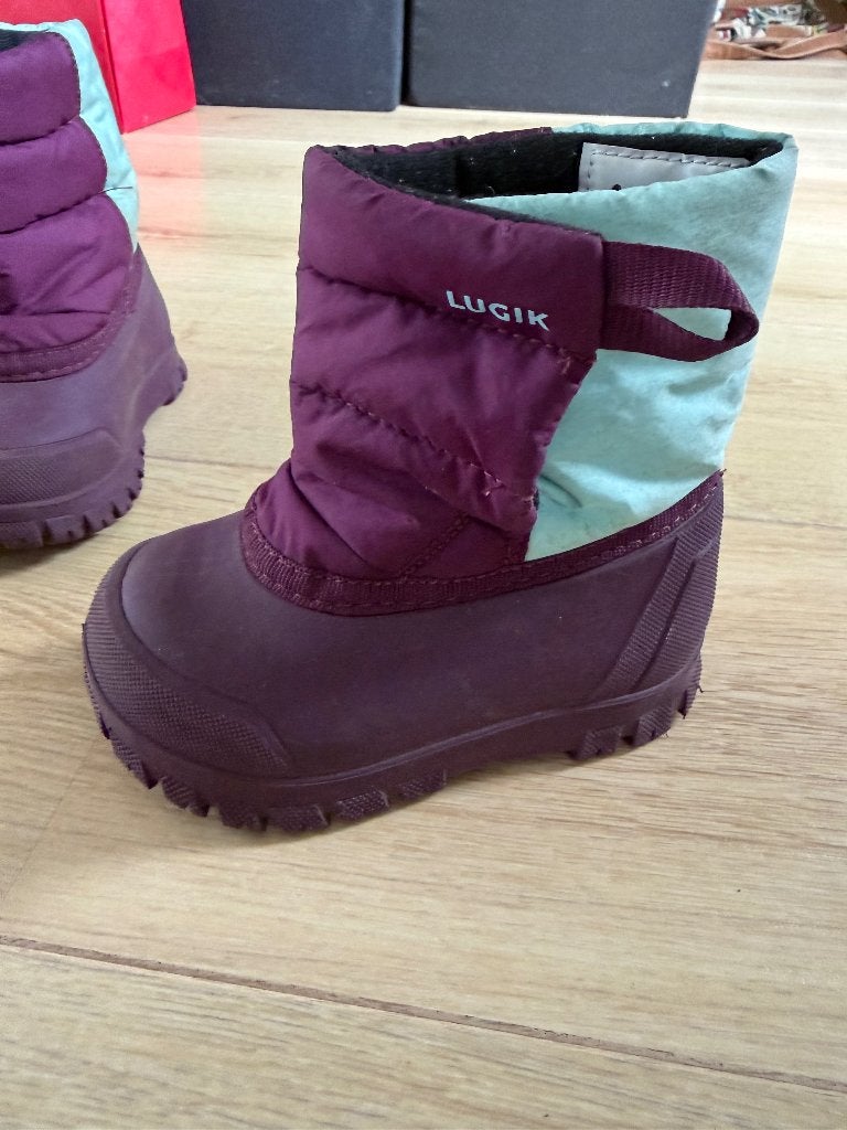 Kinder winterlaarzen / snow boots mt22/23, Ophalen, Meisje, Laarzen, Zo goed als nieuw