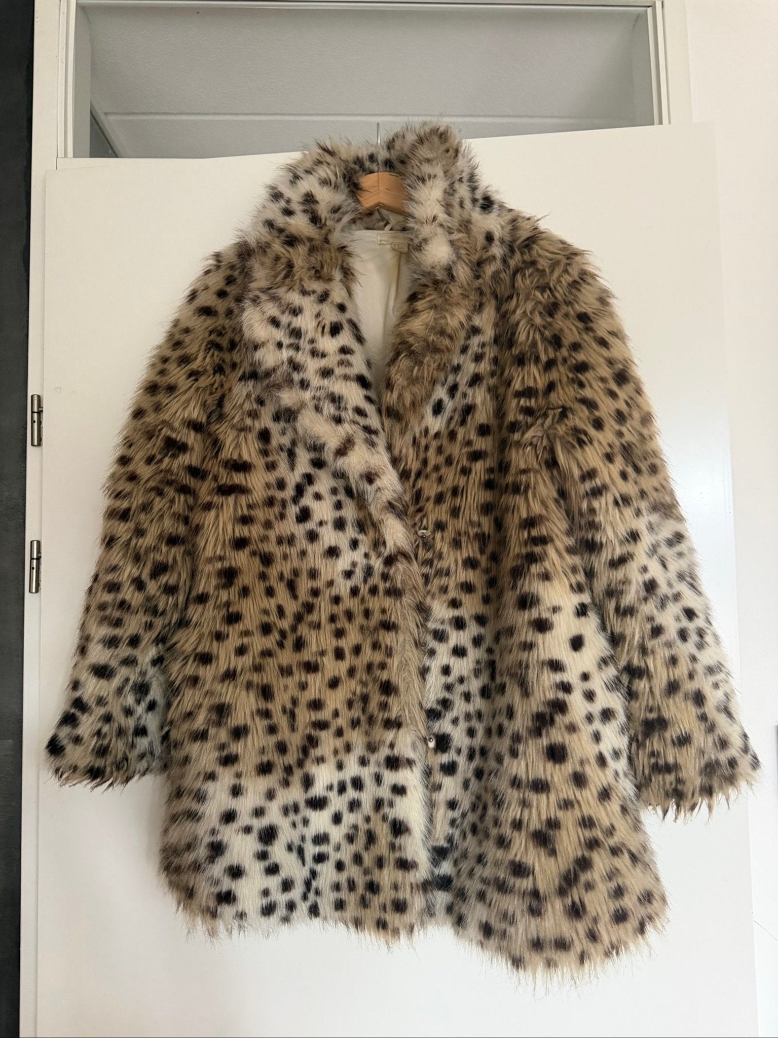 Dames Beige & Zwart Luipaardprint Faux Fur Jas M, Ophalen of Verzenden, Gedragen, Maat 38/40 (M), Beige