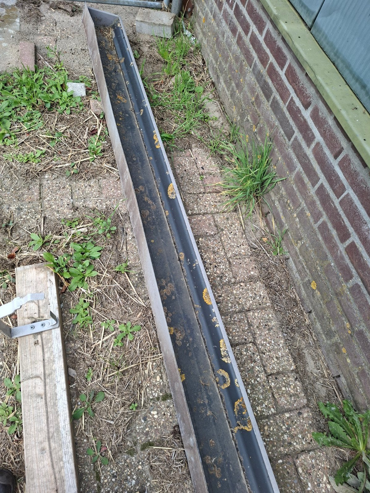 Gebruikte dakgoot met dragers, Ophalen, Gebruikt, 4 tot 6 meter, Zink