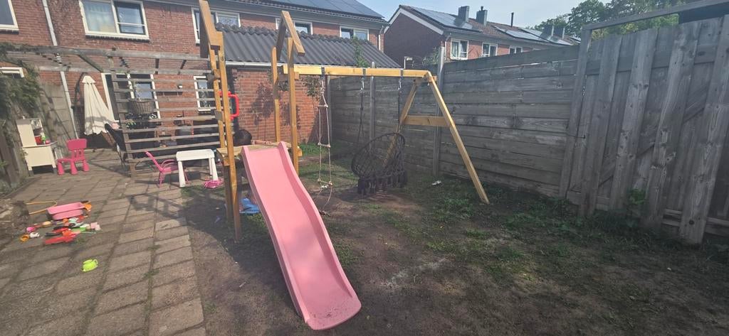 Wickey speeltoestel met glijbaan en schommel (nieuw dakje), Kinderen en Baby's, Speelgoed | Buiten | Speeltoestellen, Ophalen