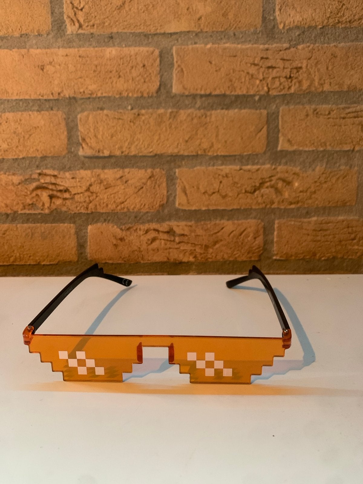 Pixel Zonnebril - Thug Life Meme Bril Oranje, Overige merken, Zonnebril, Oranje, Ophalen of Verzenden