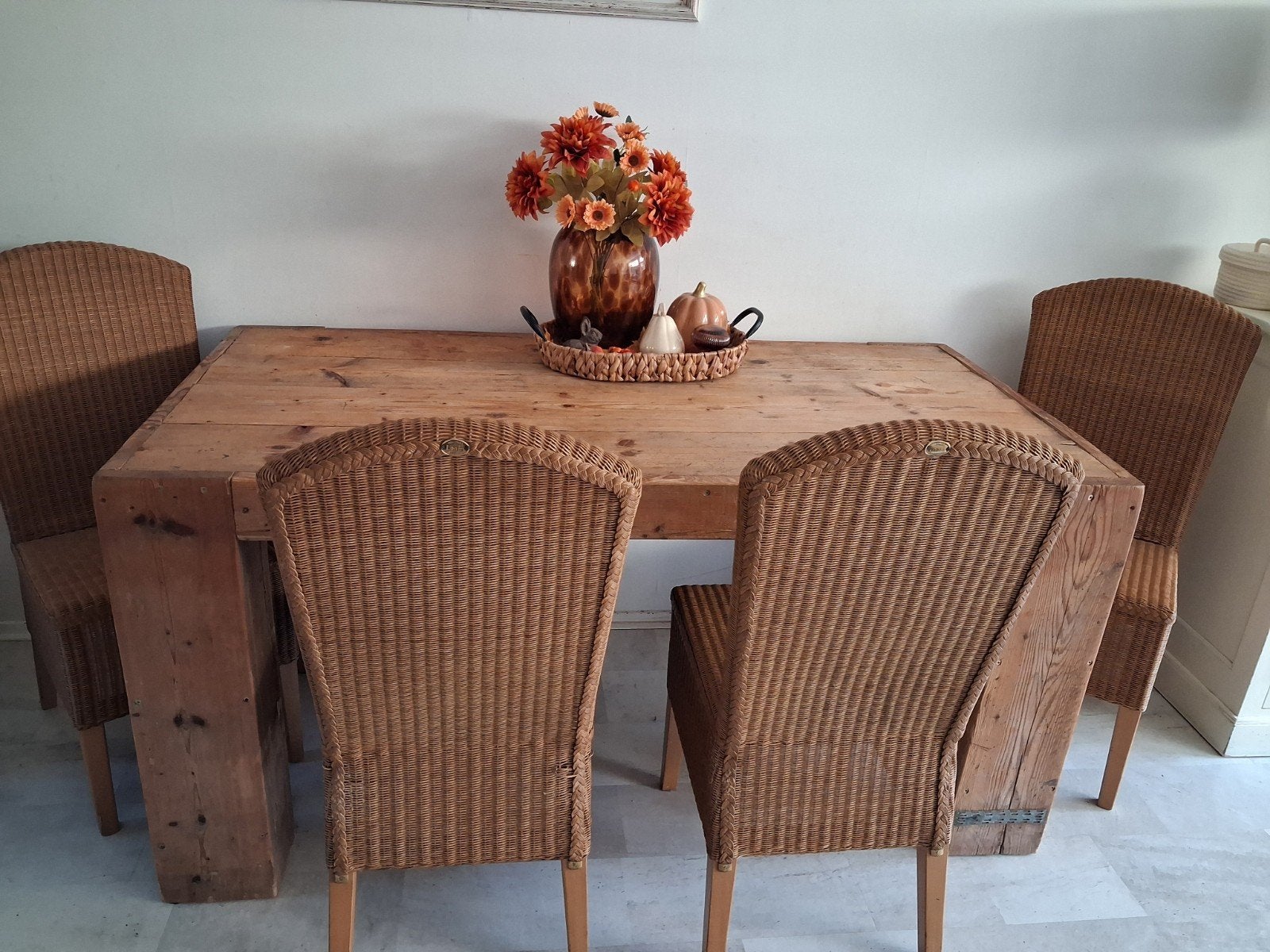 zware steigerhouten tafel met 4 rieten stoelen, Ophalen, Gebruikt, 4 tot 6 stoelen