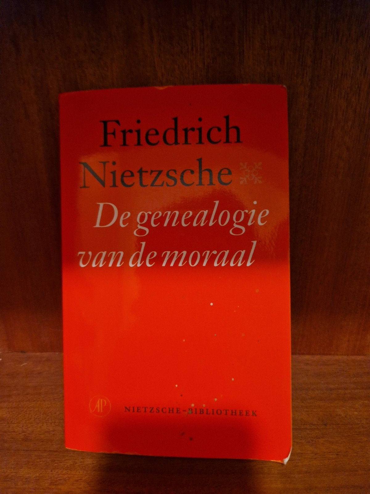 Friedrich Nietzsche - De genealogie van de moraal, Ophalen of Verzenden, Gelezen, Friedrich Nietzsche, Europa overig