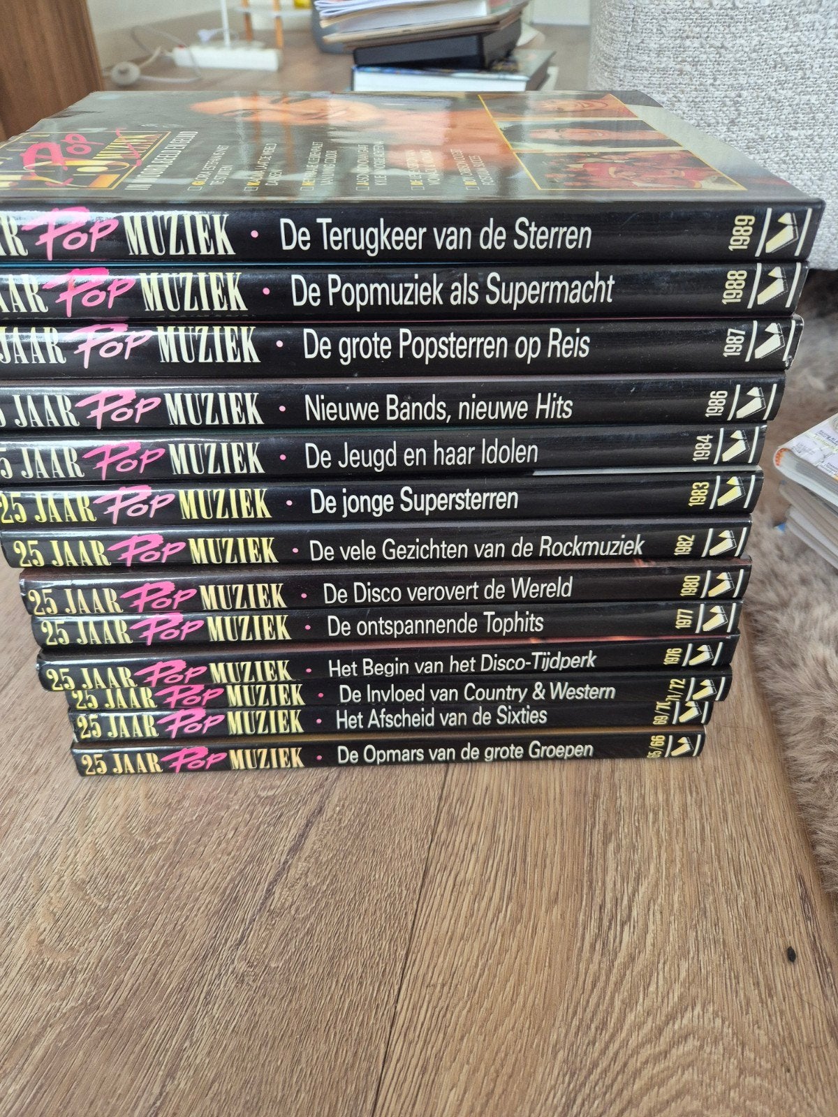 Boeken: 13 Jaargangen van '25 Jaar Popmuziek', Boeken, Ophalen, Gelezen, Algemeen, Diverse auteurs