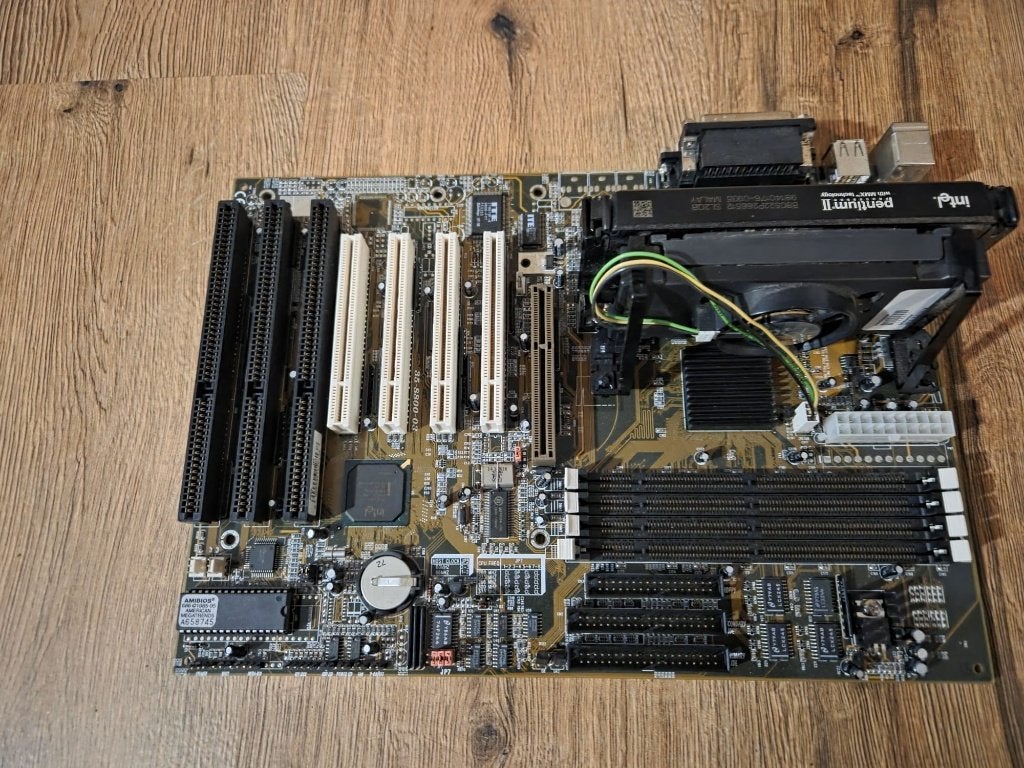 PCPartner LXA800D moederbord. Incl Pentium II MMX CPU, Computers en Software, Vintage Computers, Ophalen of Verzenden
