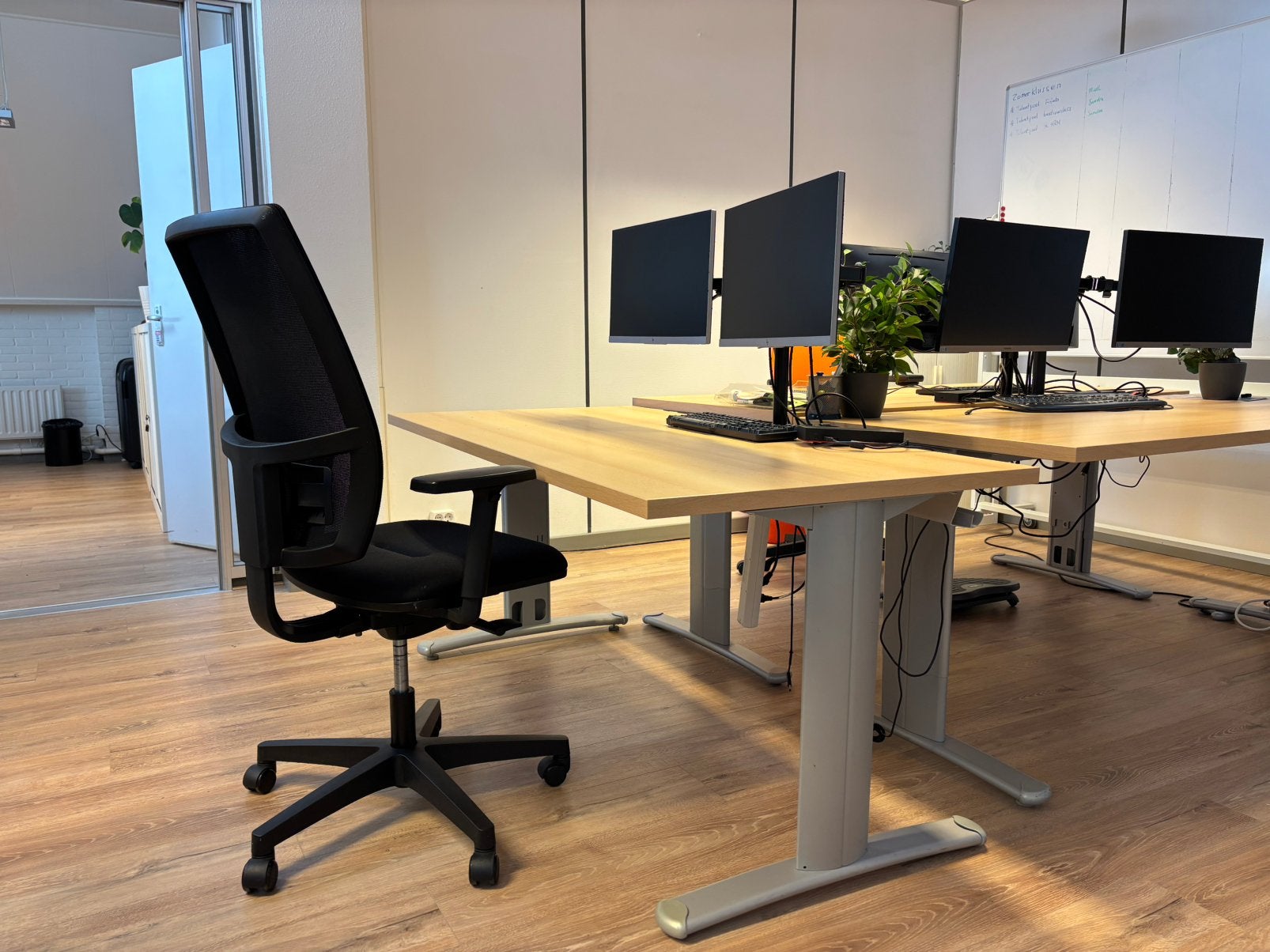 Bureau 160x80 en 180x80, Ophalen, In hoogte verstelbaar, Zo goed als nieuw