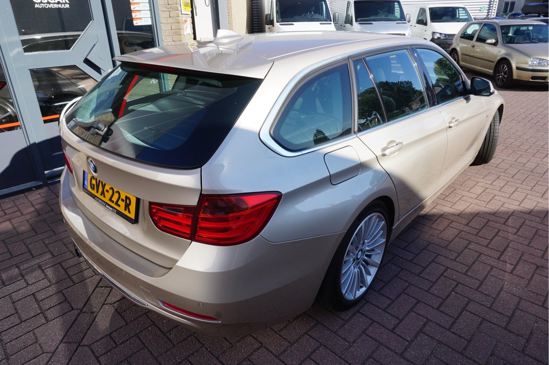 BMW 3 Serie Touring 328I Luxury Line Automaat (bj 2013), Auto's, BMW, Automaat, 745 kg, Gebruikt, Zwart