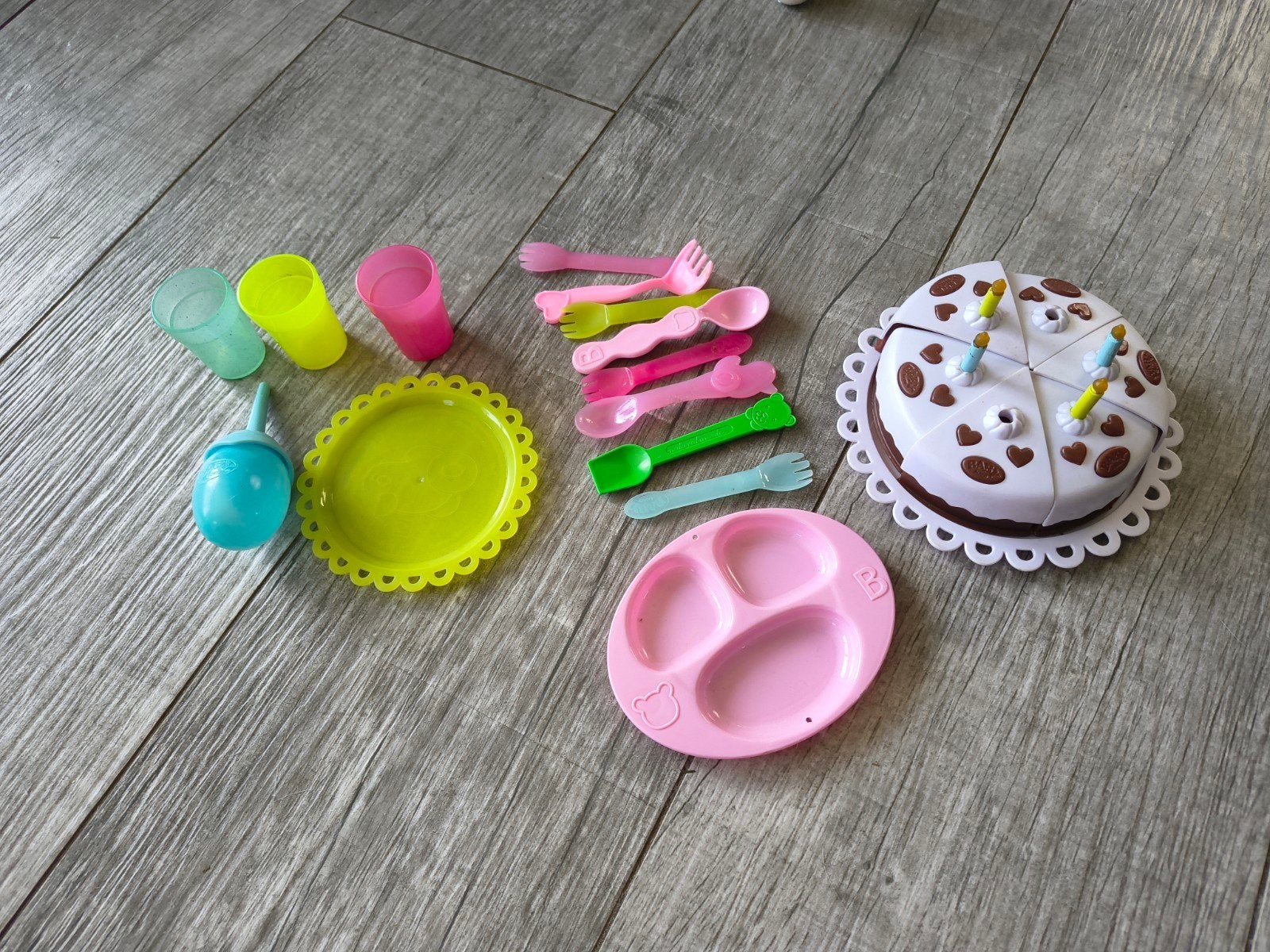 Baby Born Spullen: Eetsetje, Flesje, Gebakje, Ophalen of Verzenden, Gebruikt, Babypop