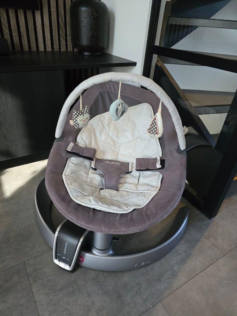 Mooie Nuna Leaf wipstoel met motor, extra inleg en speelboog, Gebruikt, Schommelstoel, Verstelbaar, Ophalen