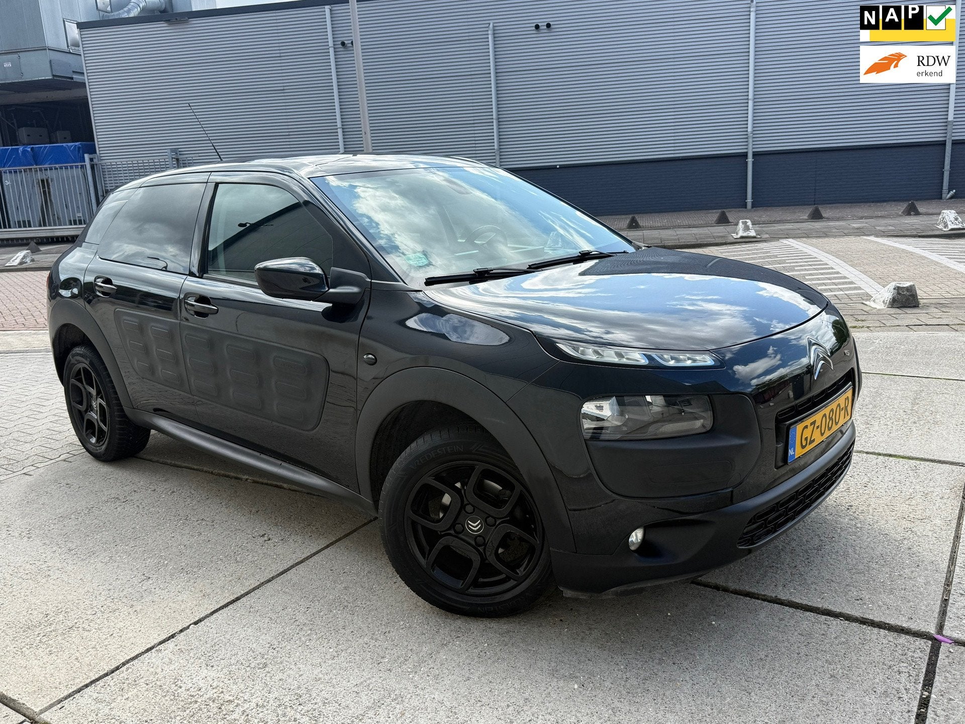 Citroen C4 Cactus 1.2 PureTech Shine Camera Volledig onderho, Auto's, Dealer onderhouden, 40 €/maand, Euro 6, 1199 cc
