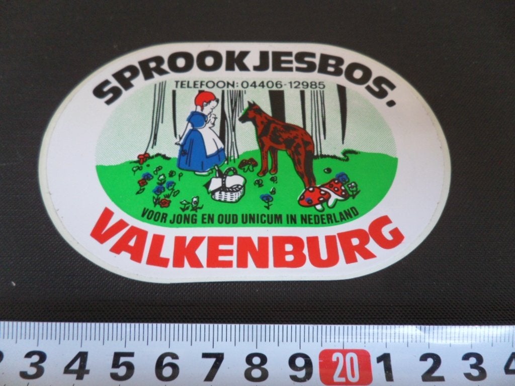sticker valkenburg sprookjesbos strip roodkapje en de wolf *, Verzamelen, Ophalen, Zo goed als nieuw