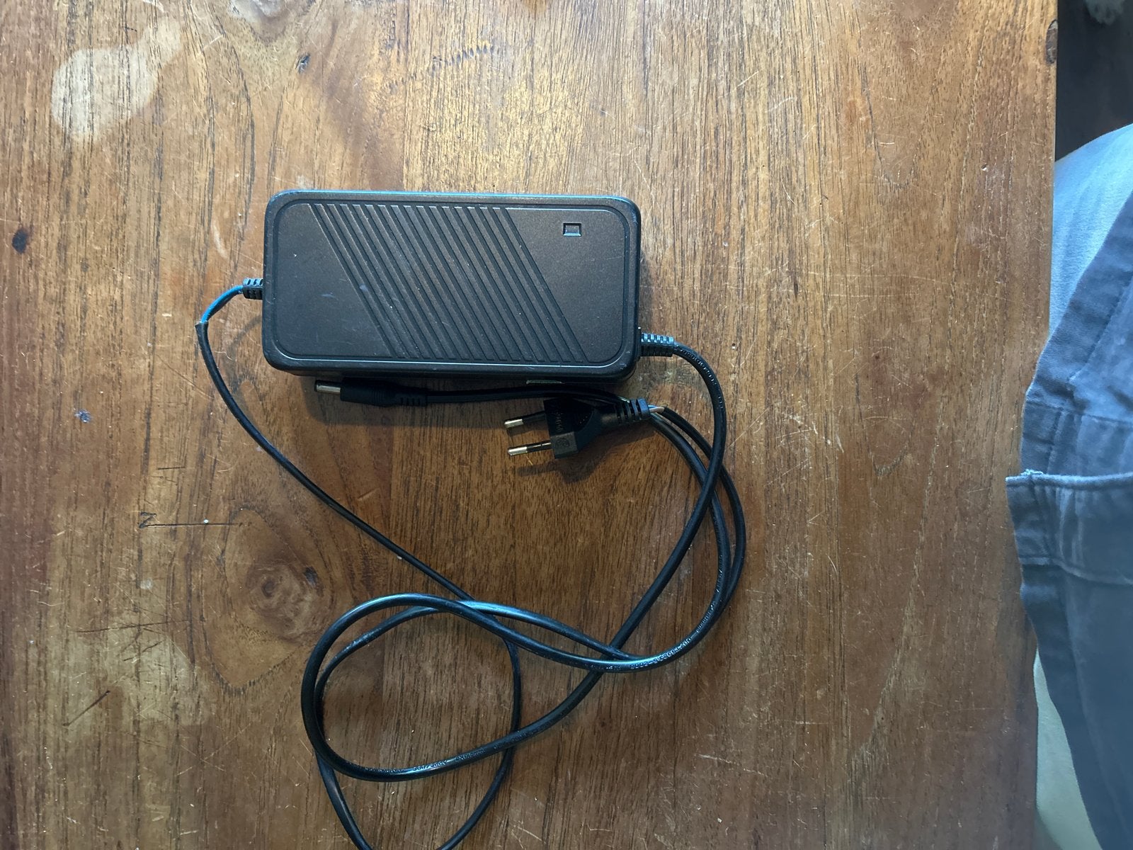 Lithium-ion acculader voor e-bike (48V), Gebruikt