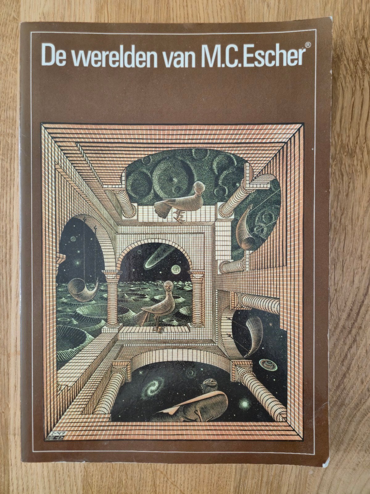 De Werelden van M.C.Escher Meulenhoff 1998, Boeken, Gelezen, Ophalen of Verzenden, J.l.locher, Grafische vormgeving