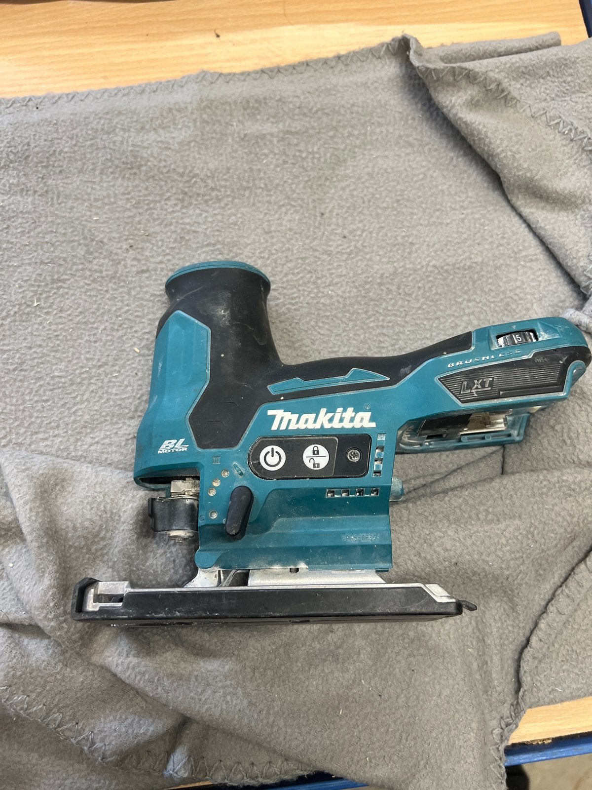 Makita decoupeerzaag, Doe-het-zelf en Verbouw, Ophalen of Verzenden, Gebruikt, Minder dan 600 watt, Overige typen