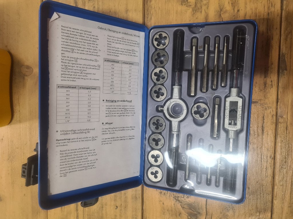 Schroefdraadsnijset M3–M12, nieuw,  1 tap 1x gebruikt, Ophalen, Zo goed als nieuw, Gereedschapsset