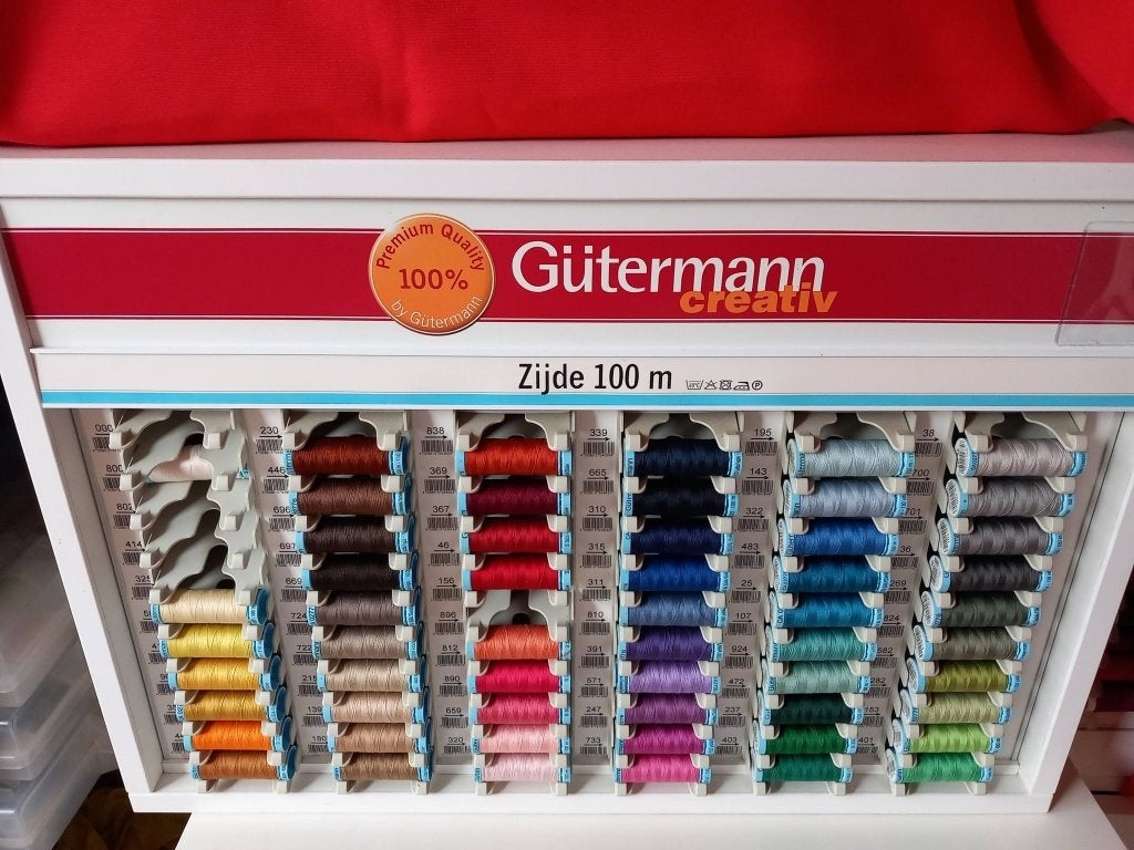 klossen zijden naaigaren merk gutermann, Ophalen of Verzenden, Nieuw, Garen of Naald(en)