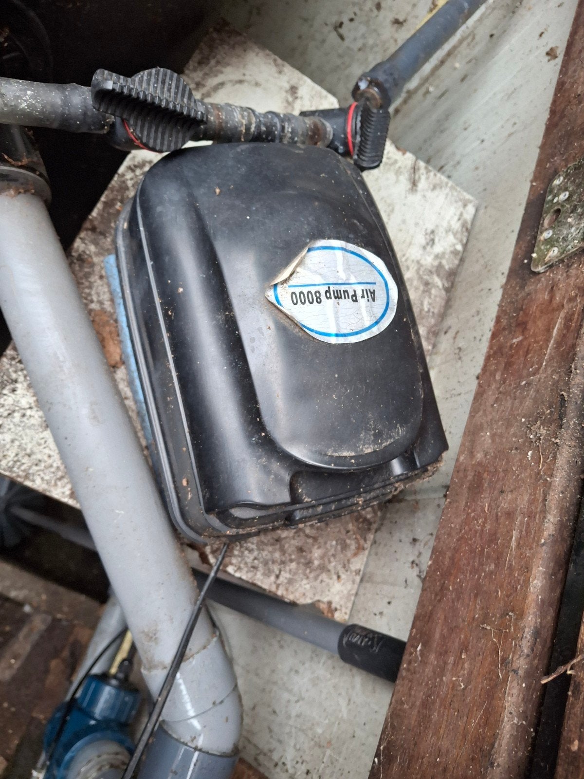 Lucht pomp. Air pump 8000 en 4000, Ophalen, Gebruikt, Vijverpomp