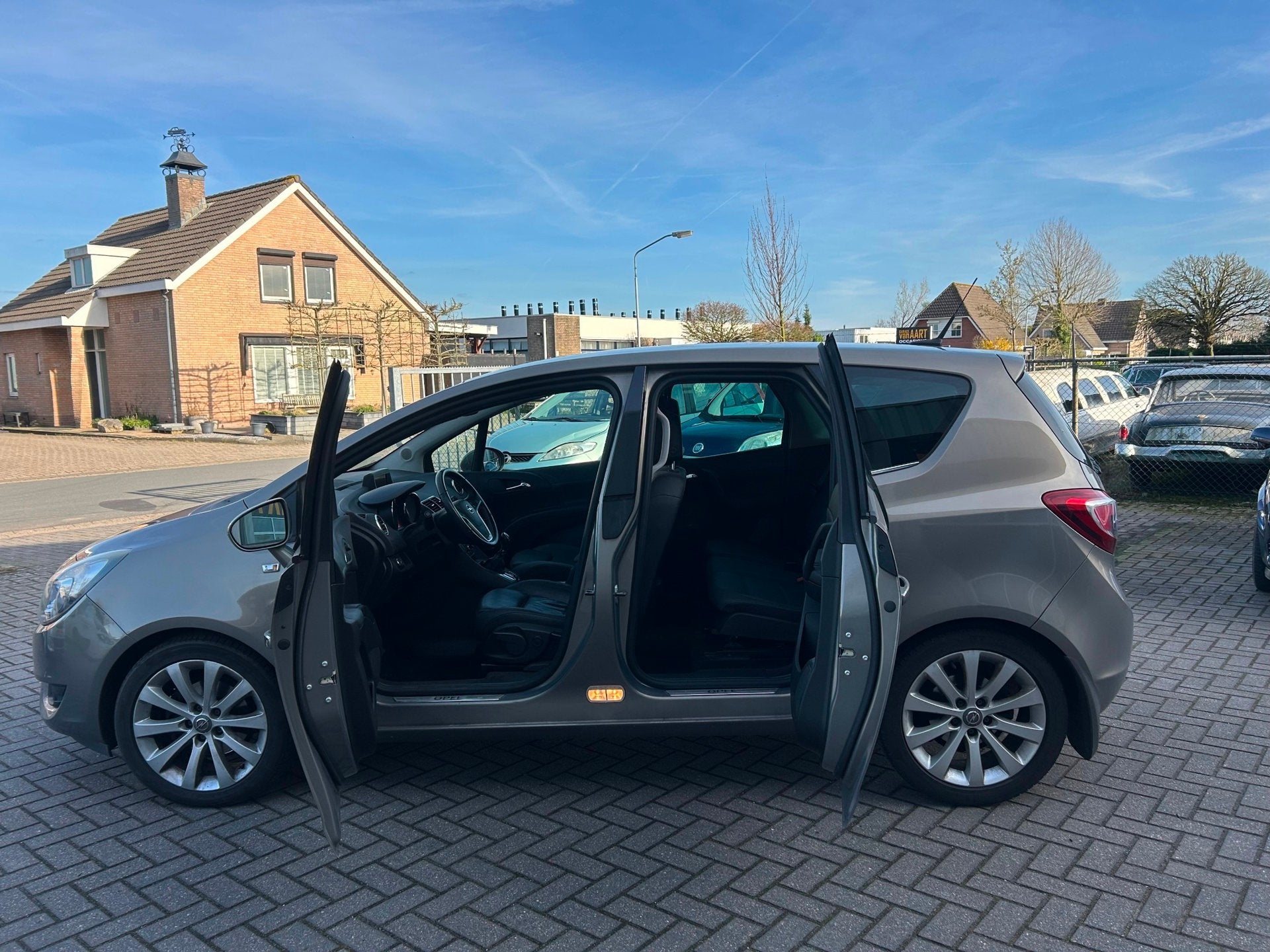 Opel Meriva 1.4 Turbo Cosmo LPG | LEER | NAVI | STOELVERW |, Auto's, Opel, Voorwielaandrijving, Gebruikt, 4 cilinders, Bruin