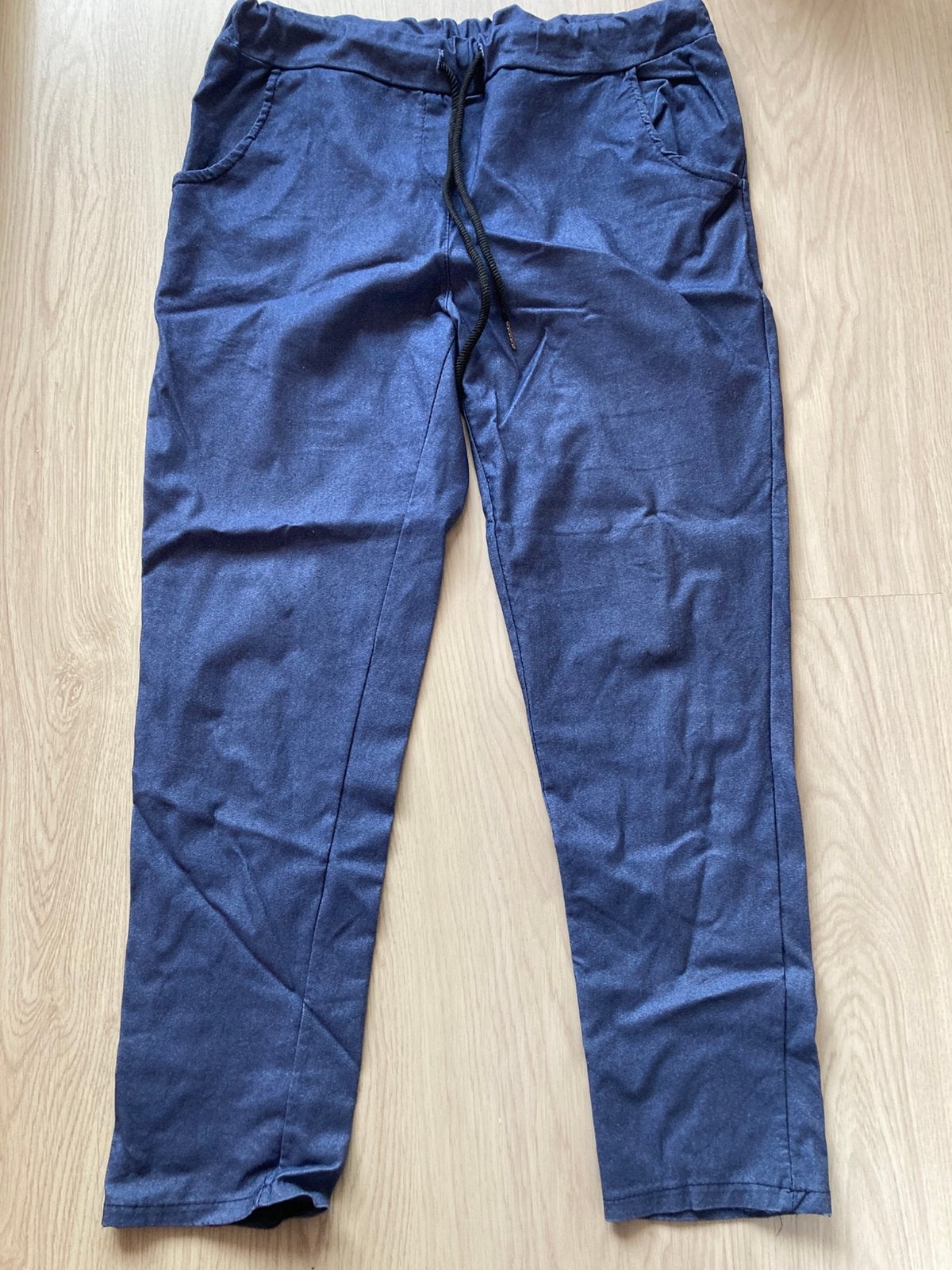Donkerblauwe broek, Kleding | Dames, Maat 38/40 (M), Blauw, Ophalen of Verzenden, Zo goed als nieuw