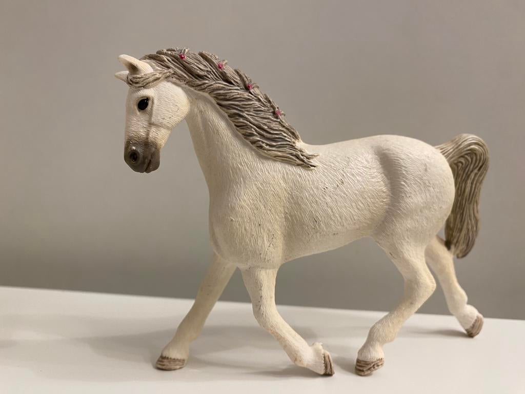 Schleich Holsteiner wit ~ 13858, Ophalen of Verzenden, Paard, Beeldje of Figuurtje