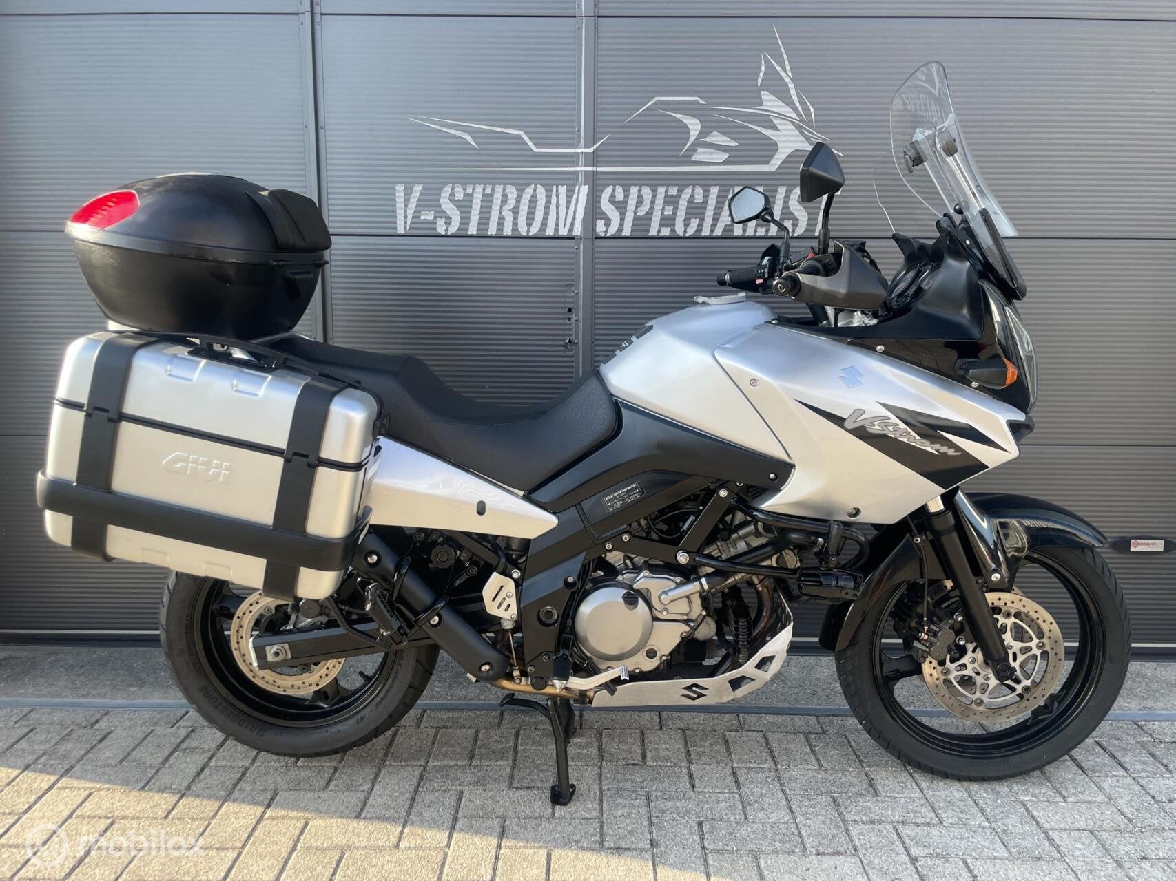 Suzuki DL 650 V-Strom Grey Rhino bomvol opties !, Motoren, Bedrijf, Meer dan 35 kW, Toermotor, 645 cc
