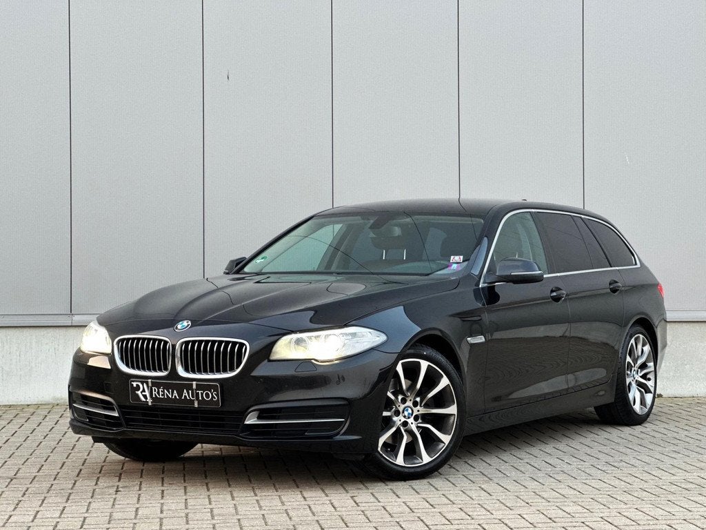 BMW 5-serie Touring 520i Luxury Edition | AUT | NAVI | TREKH, Auto's, BMW, Automaat, Gebruikt, Euro 6, 4 cilinders