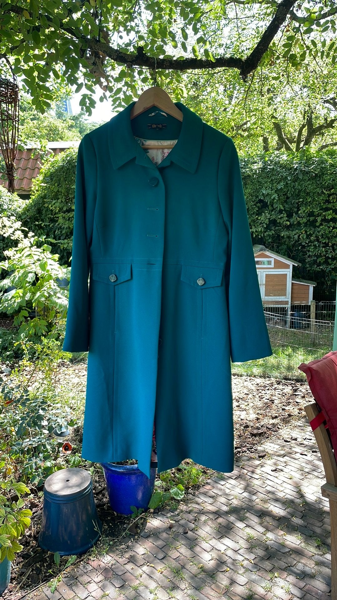 King Loui, maat 42, half lange jas, Kleding | Dames, Jassen | Zomer, Ophalen, Zo goed als nieuw, Maat 42/44 (L), Groen