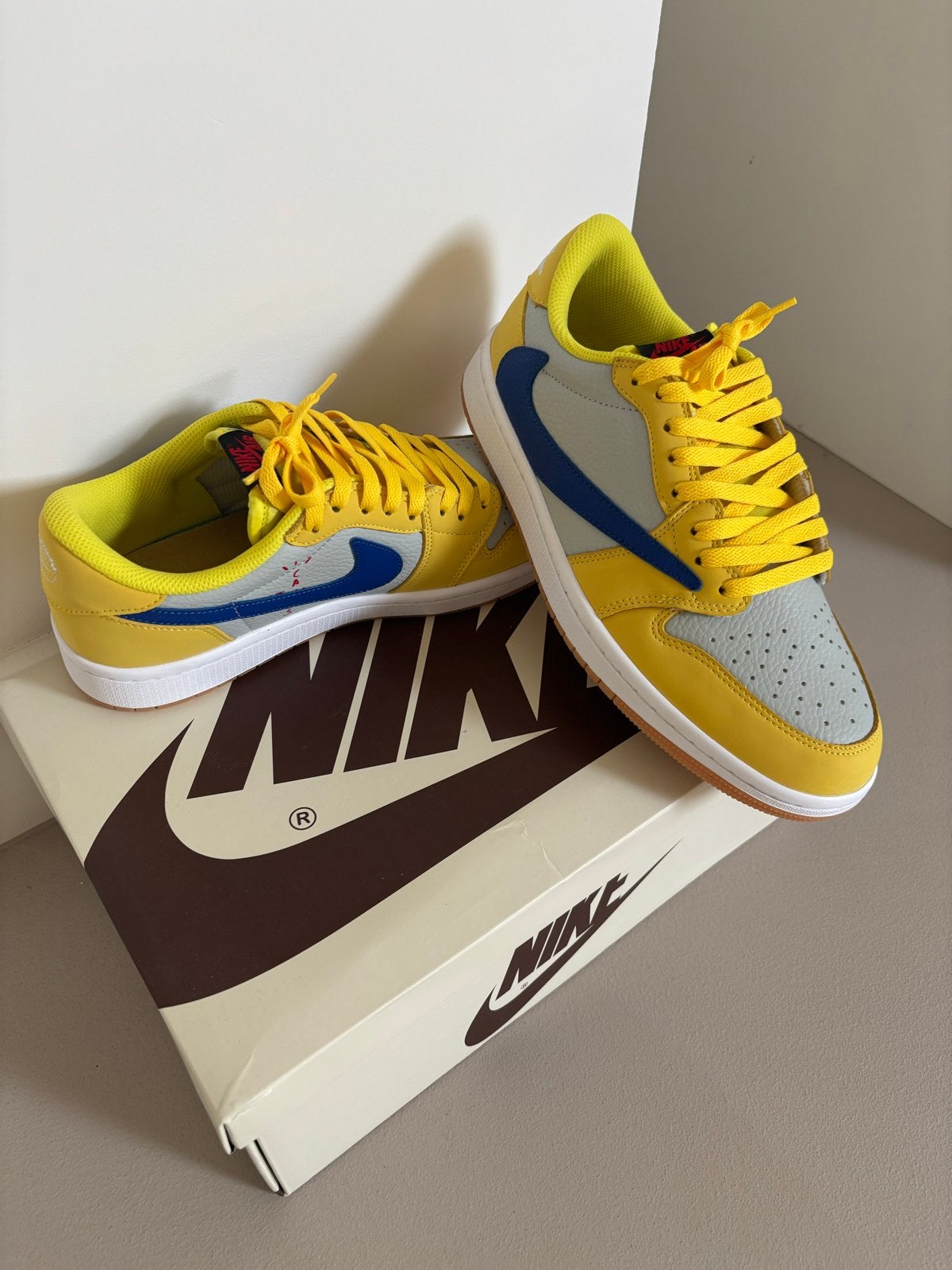 Nike Jordan 1 Low x Travis Scott Reverse Mocha, Ophalen of Verzenden, Nieuw, Overige kleuren, Sneakers of Gympen