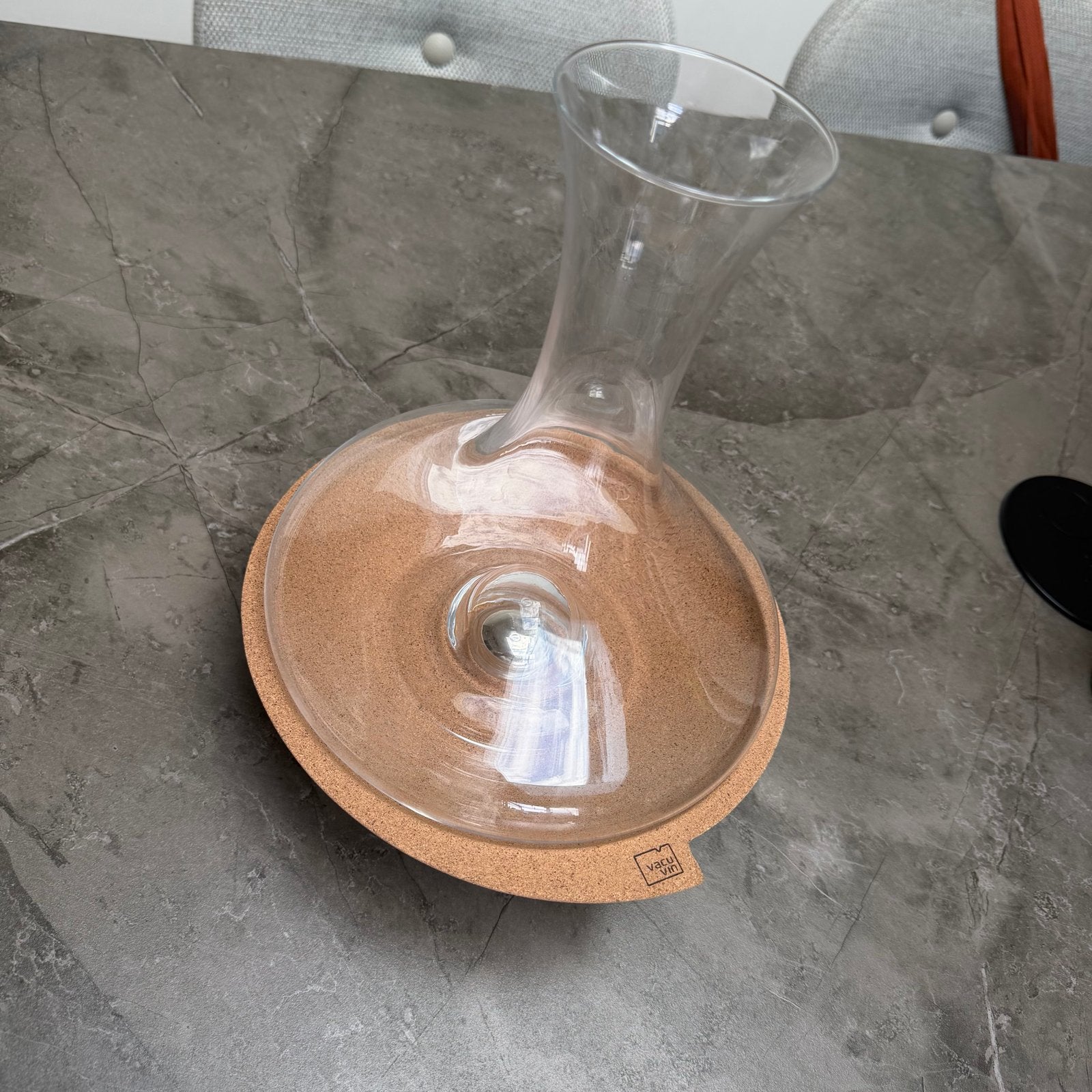 Vacu Vin wijnkaraf met kurken onderzetter, Ophalen of Verzenden, Zo goed als nieuw, Transparant, Glas