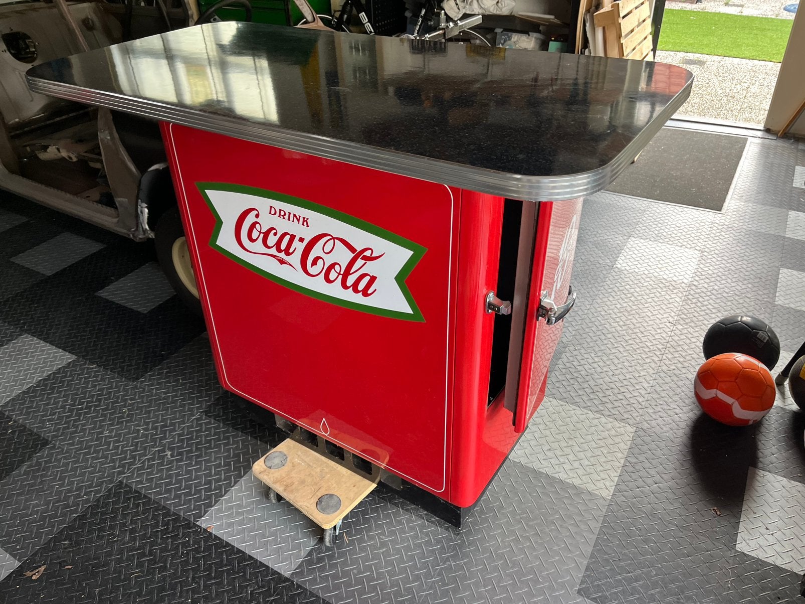 Prachtige oude Coca Cola Fishtail Koeling - Bar - Statafel, Huis en Inrichting, Barren, Ophalen, Gebruikt