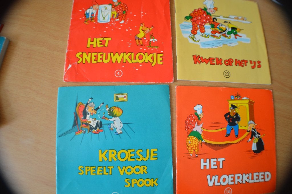 4 super leuke vintage TIELSE FLIPJE  boekjes DE BETUWE, Ophalen of Verzenden, Zo goed als nieuw, Overige typen