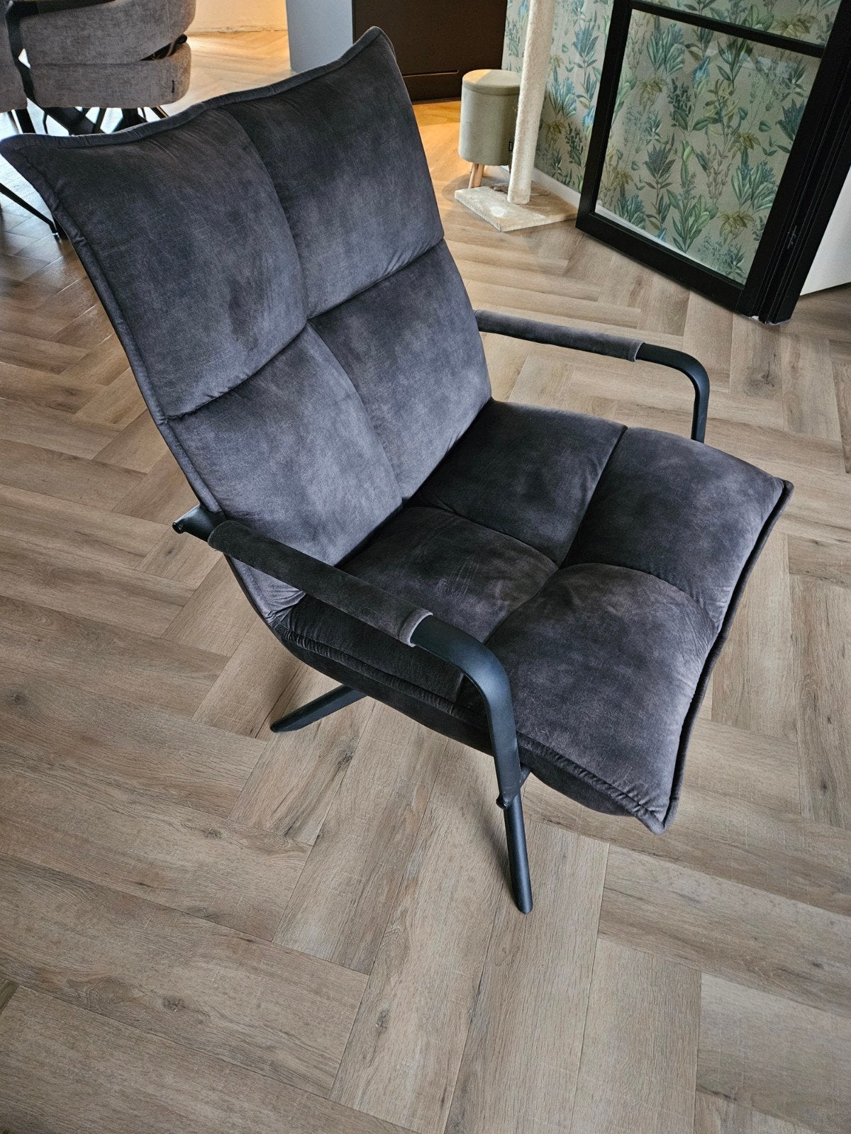 Draaistoel met donkergroene stoffen bekleding, Huis en Inrichting, Stoelen, Ophalen, Overige kleuren, Zo goed als nieuw, Eén