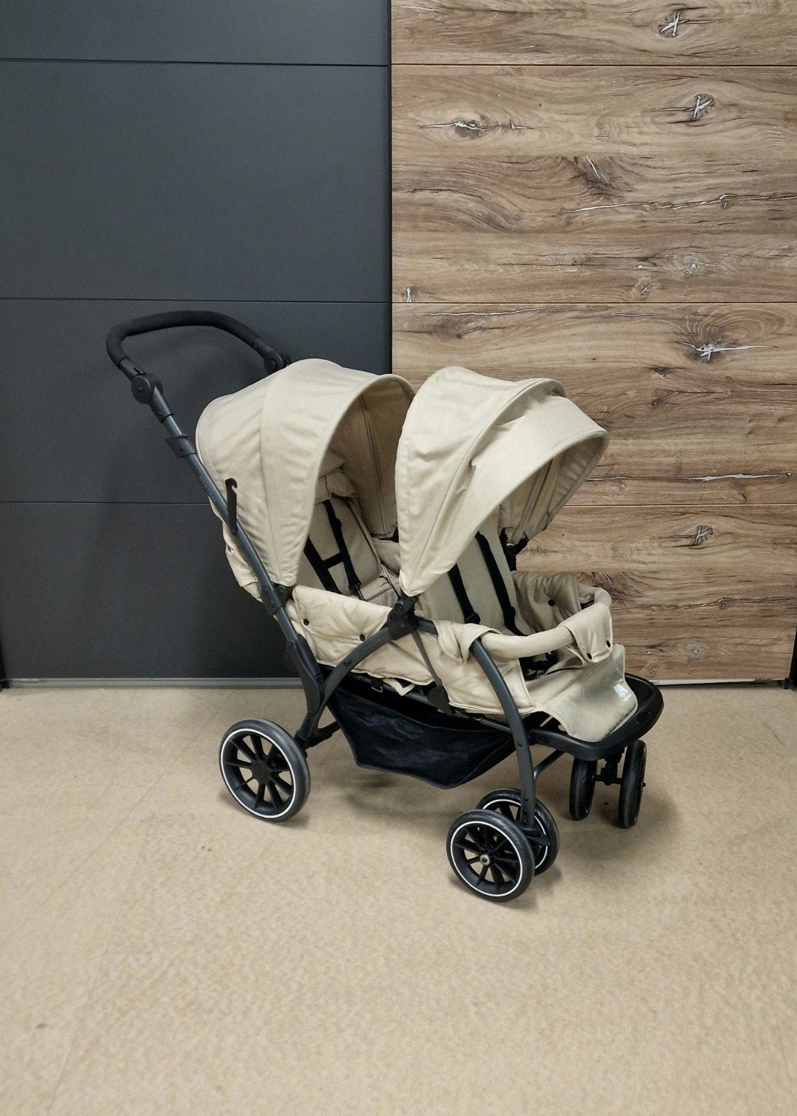 Deryan Elena Buggy Nougat -  Duobuggy met regenhoes op=op, Kinderen en Baby's, Buggy's, Ophalen of Verzenden, Gebruikt, Overige merken