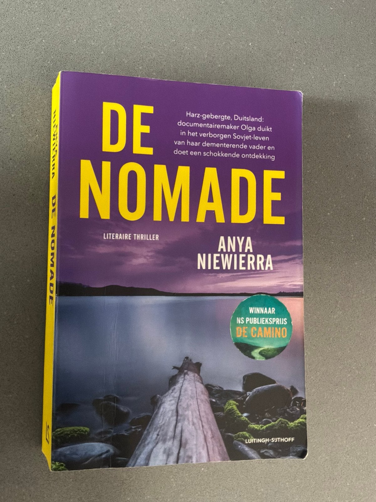 De Nomade - Anya Niewierra (Literaire Thriller), Ophalen of Verzenden, Zo goed als nieuw, Nederland