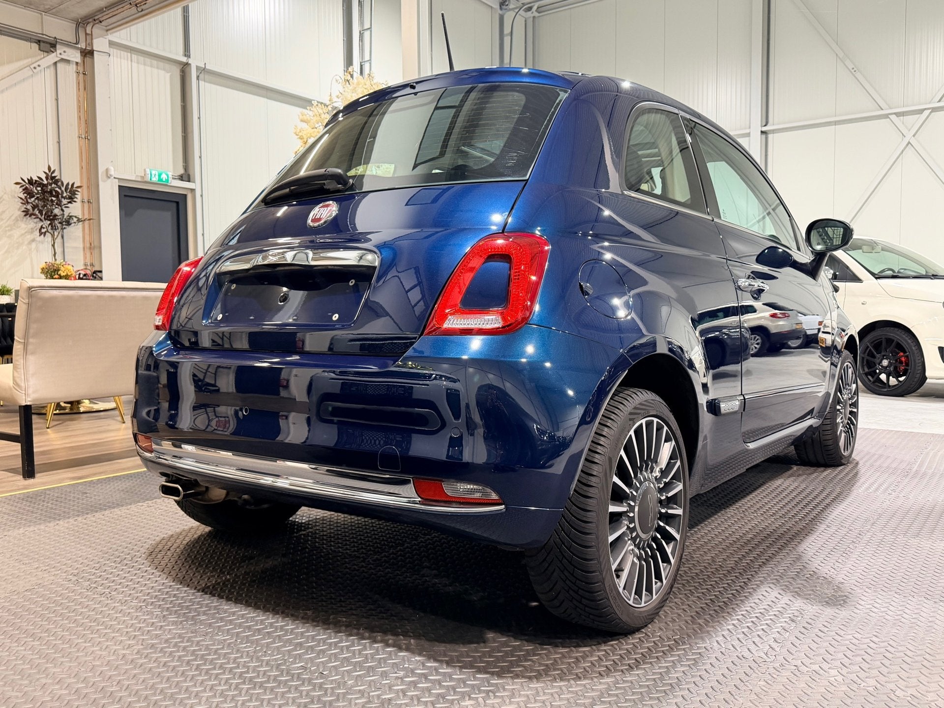 Fiat 500 1.2 Lounge -Tamno Playa Metallic., Auto's, Fiat, Gebruikt, Leder en Stof, 23 km/l, Bedrijf