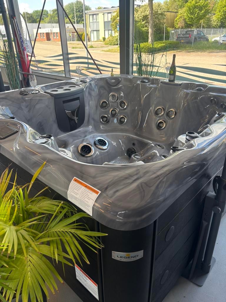 MasterSpas Jacuzzi LSX850 100 % USA, 239x239x97cm 7persoons, Nieuw, Ophalen of Verzenden, Inbouw, Trap