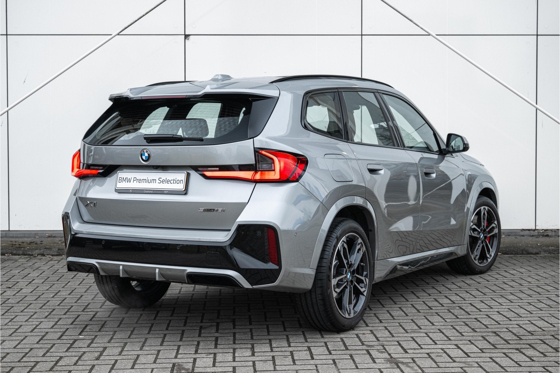 BMW X1 sDrive18i M Sport Automaat / Panoramadak / Sportstoel, Auto's, Dealer onderhouden, 136 pk, Gebruikt, Met garantie (alle)