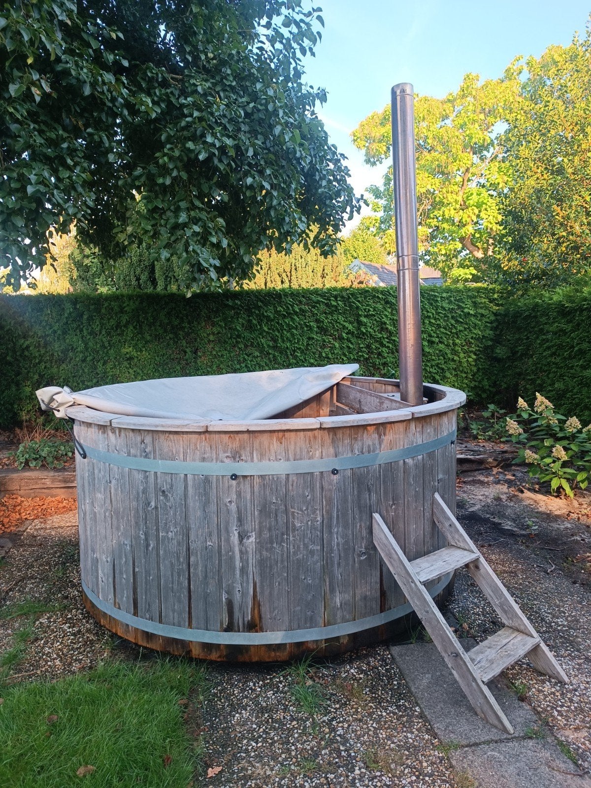 Houtgestookte hottub, Ophalen, Gebruikt, Trap, Vast