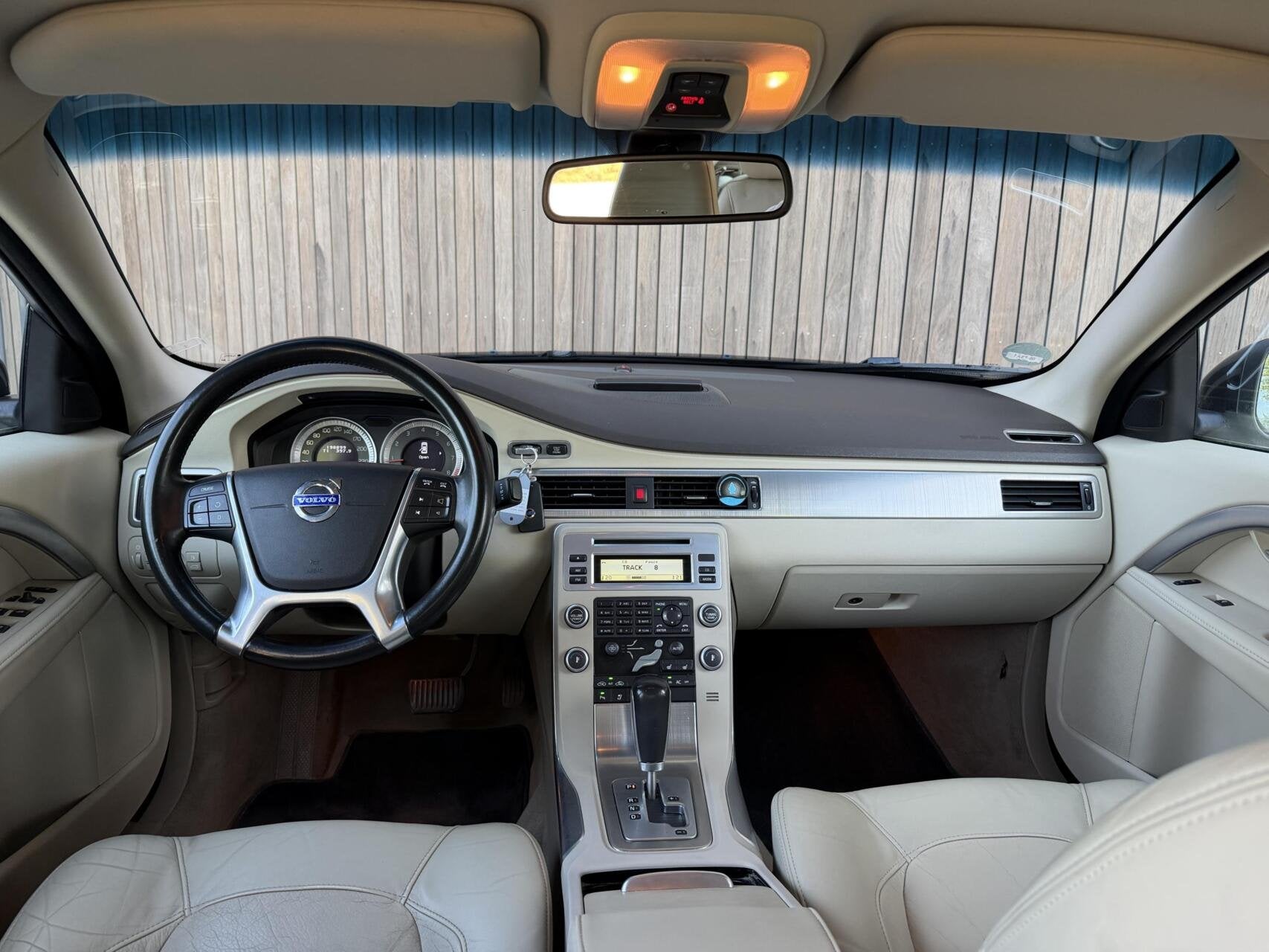 Volvo S80 2.0 T5 241pk Momentum | BI-Xenon Koplampen| NL-Aut, Euro 5, 4 cilinders, Automatische klimaatregeling, 1499 kg