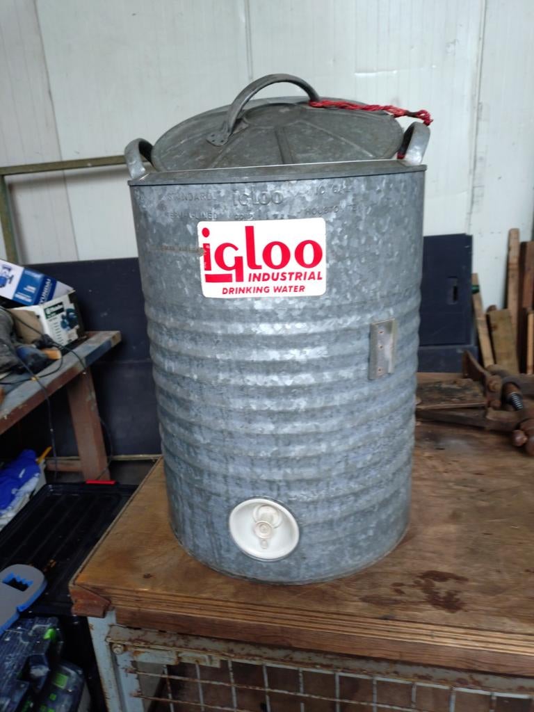 Vintage Igloo Industrial Drinkwater Koeler - Gegalvaniseerd, Ophalen, Gebruikt, Koelbox, Koelelement