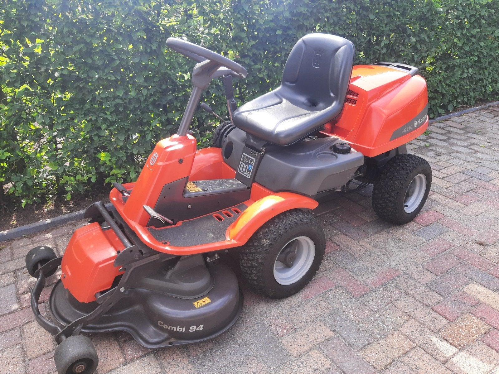 Husqvarna Rider 11c met 94cm mulchdek, Ophalen, Cirkelmaaier, Versnellingen, Zo goed als nieuw