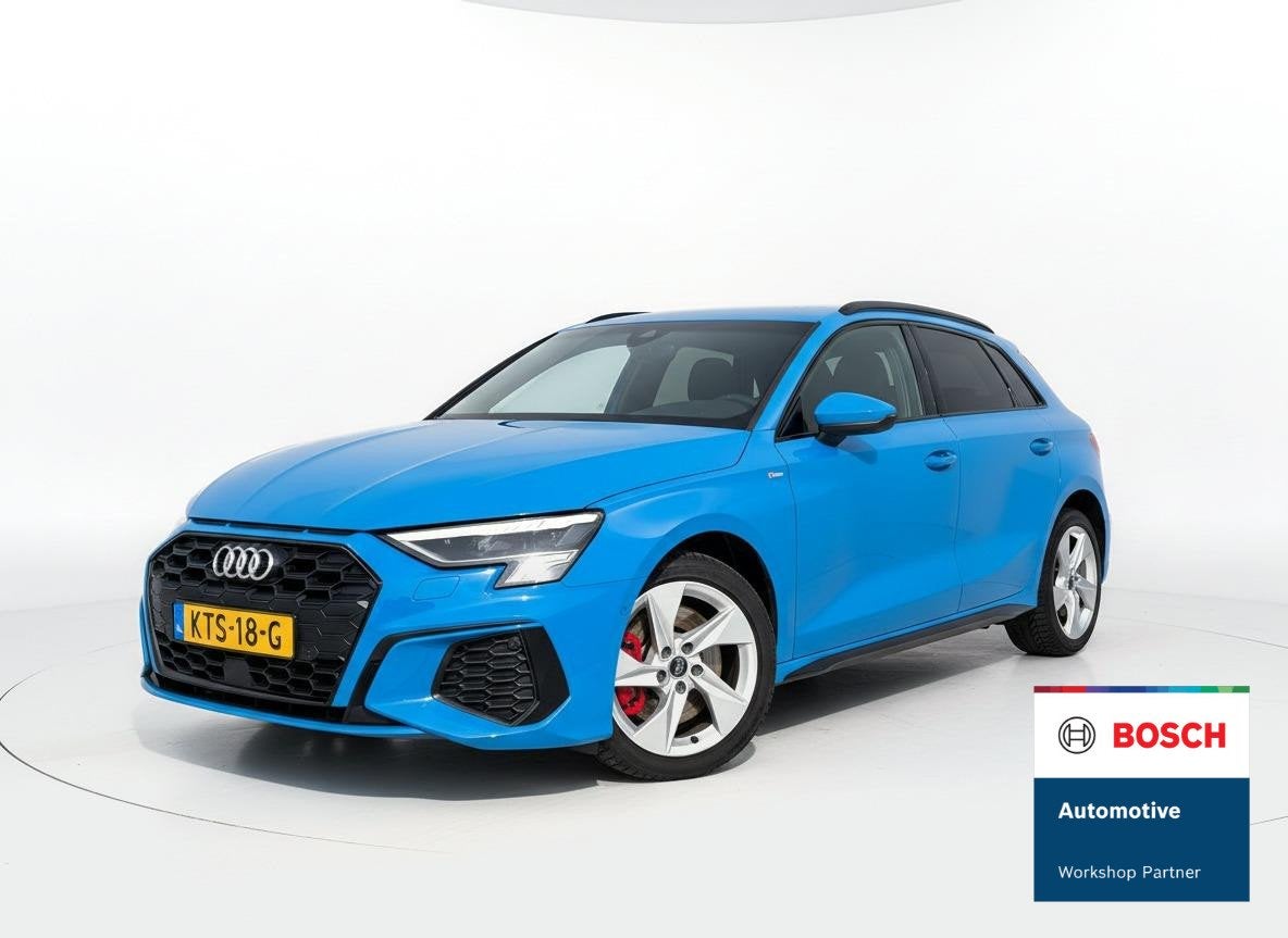 Audi A3 Sportback 45 TFSI e S edition Competition S-LINE - S, Gebruikt, 4 cilinders, Leder en Stof, Hybride Elektrisch/Benzine
