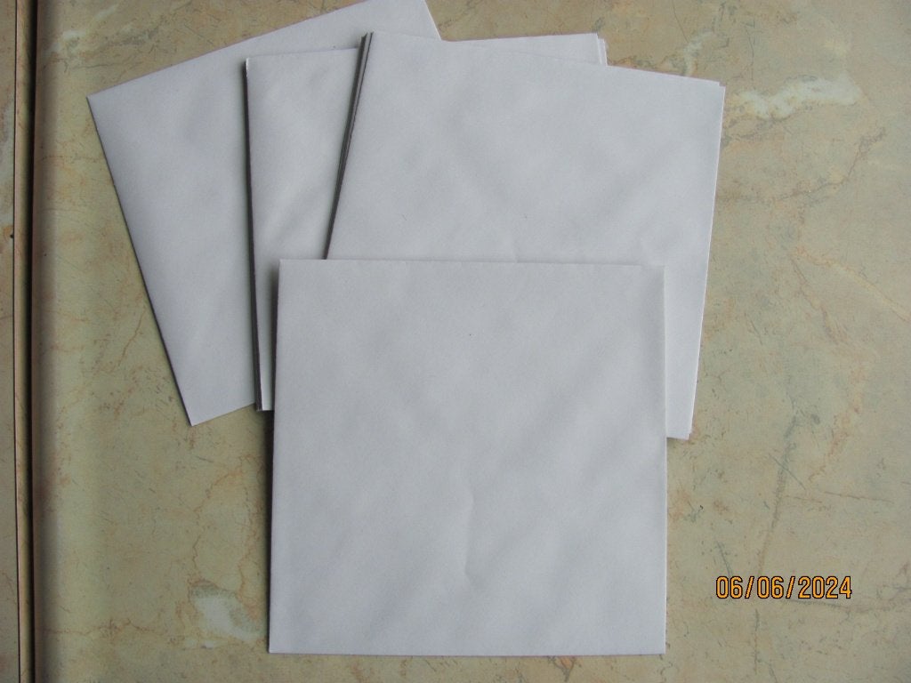 NIEUW 12 x witte ENVELOPPEN envelop wit vierkant 15 x 15 cm, Diversen, Papierwaren, Nieuw, Ophalen of Verzenden