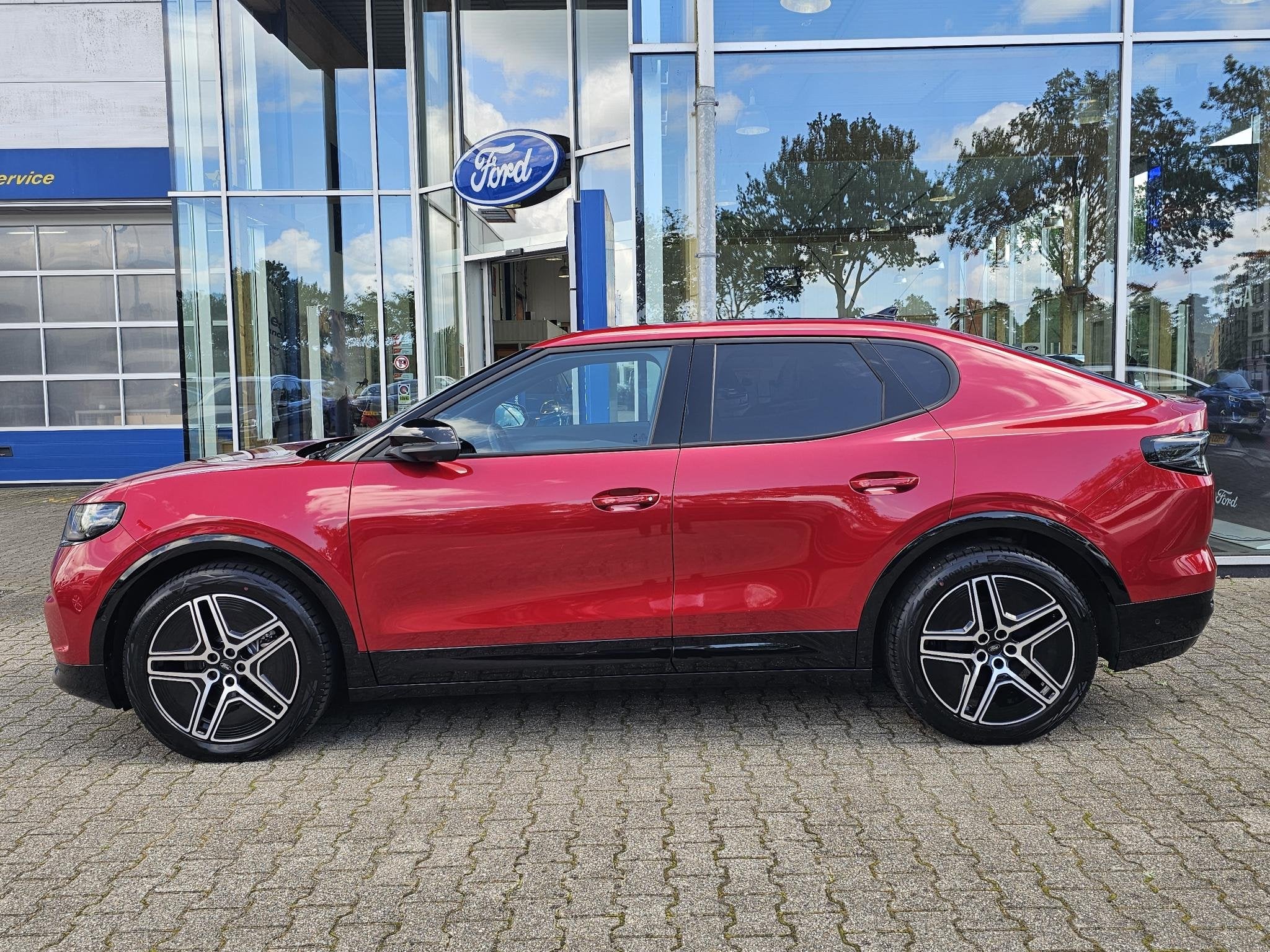 Ford Capri Premium Extended Range AWD 79 kWh 340pk | Driver, Auto's, Automaat, Gebruikt, 340 pk, Vierwielaandrijving