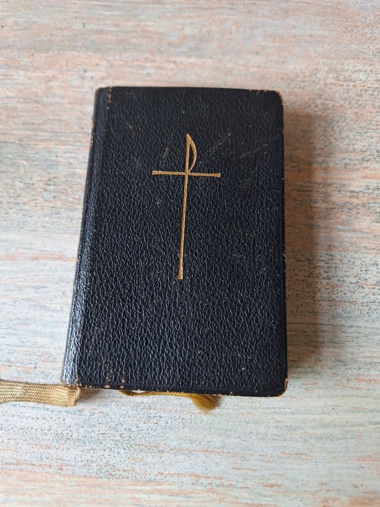Antiek Missaal voor de Zondag - 1959 met kruis, Antiek en Kunst, Ophalen, Missionarissen van Steyl