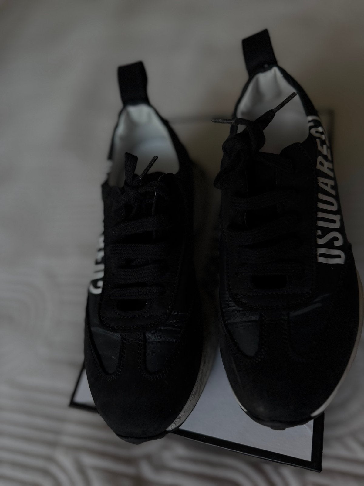 Dsquared2 Sneakers - Zwart met Wit Logo, Kleding | Heren, Schoenen, Ophalen, Zo goed als nieuw, Zwart, Sneakers of Gympen