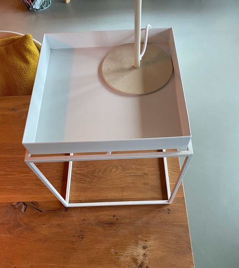 Twee HAY Tray Tables (wit, 30x30 cm), Minder dan 45 cm, Minder dan 55 cm, Metaal of Aluminium, Vierkant