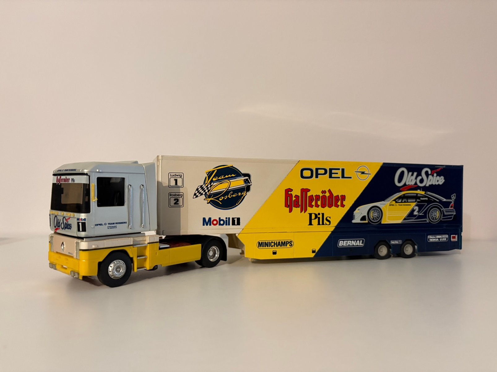 Renault AE Opel Team Rosberg, Verzenden, Zo goed als nieuw, Bus of Vrachtwagen, MiniChamps